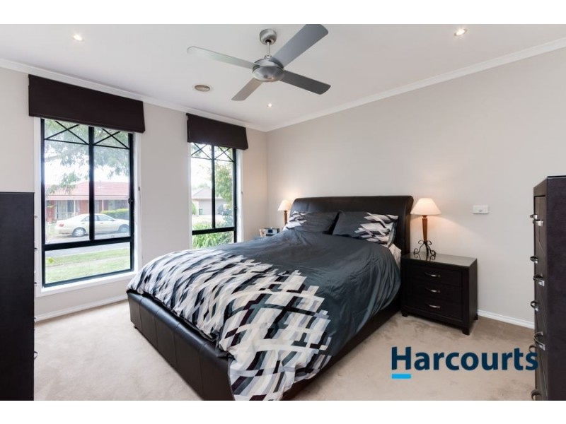 21 Masterton Place, Cranbourne East VIC 3977