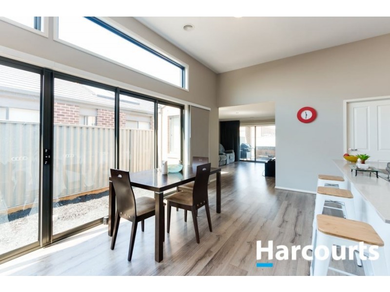 148 Lineham Drive, Cranbourne East VIC 3977