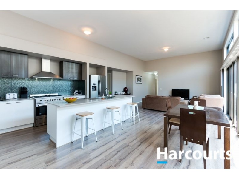 148 Lineham Drive, Cranbourne East VIC 3977
