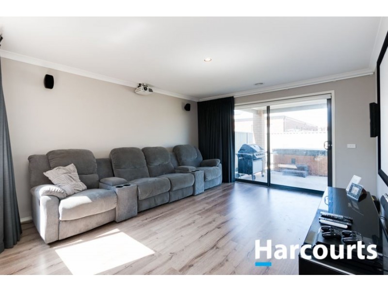 148 Lineham Drive, Cranbourne East VIC 3977
