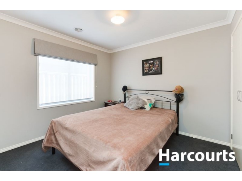 148 Lineham Drive, Cranbourne East VIC 3977