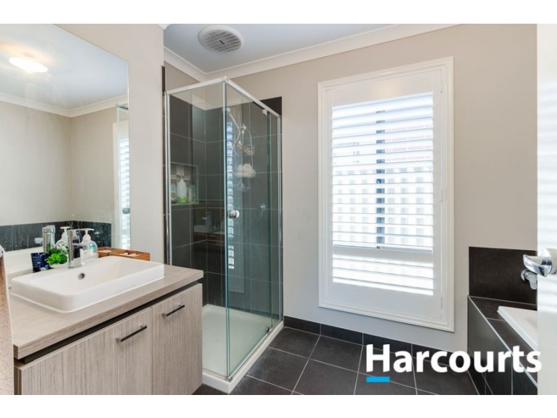 148 Lineham Drive, Cranbourne East VIC 3977