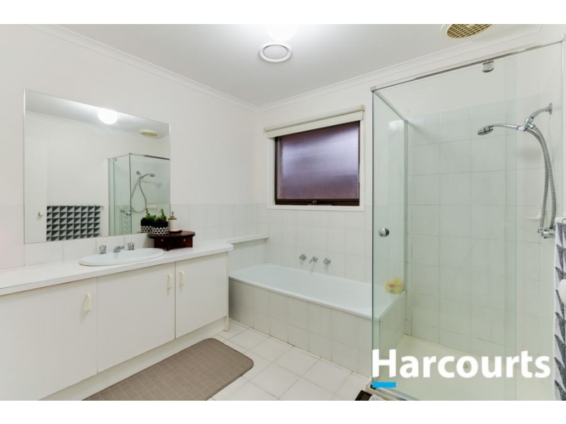 163 Courtenay Avenue, Cranbourne North VIC 3977