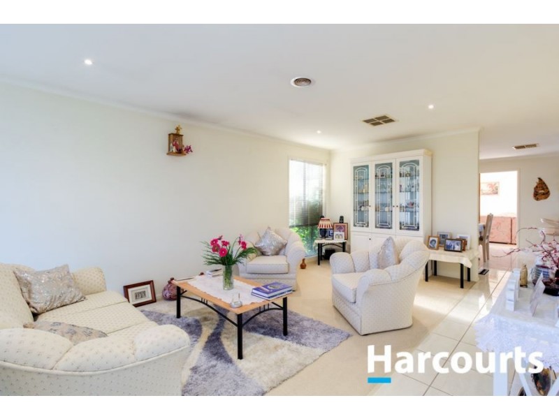 10 Cranberry Place, Cranbourne VIC 3977