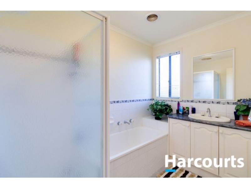 10 Cranberry Place, Cranbourne VIC 3977