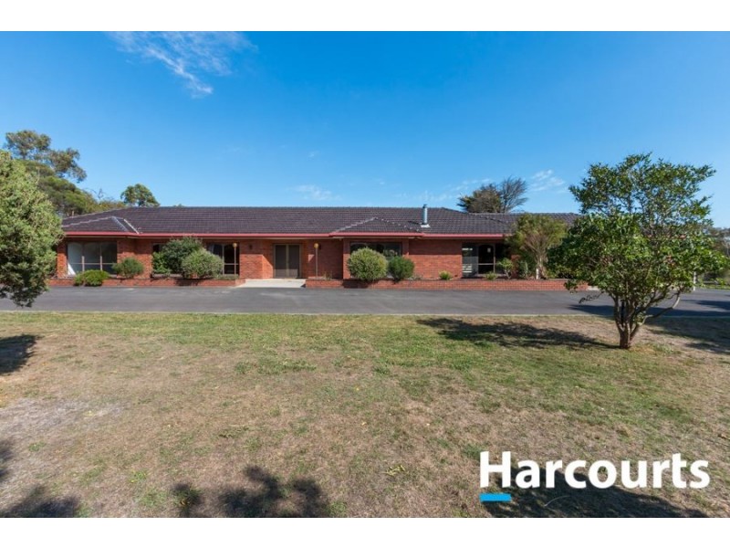 17 Maywood Road, Cranbourne South VIC 3977