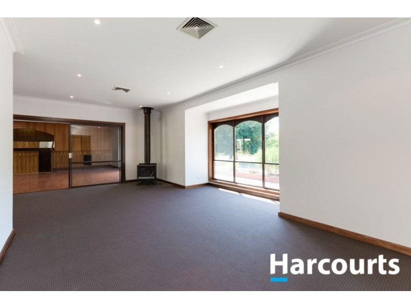 17 Maywood Road, Cranbourne South VIC 3977