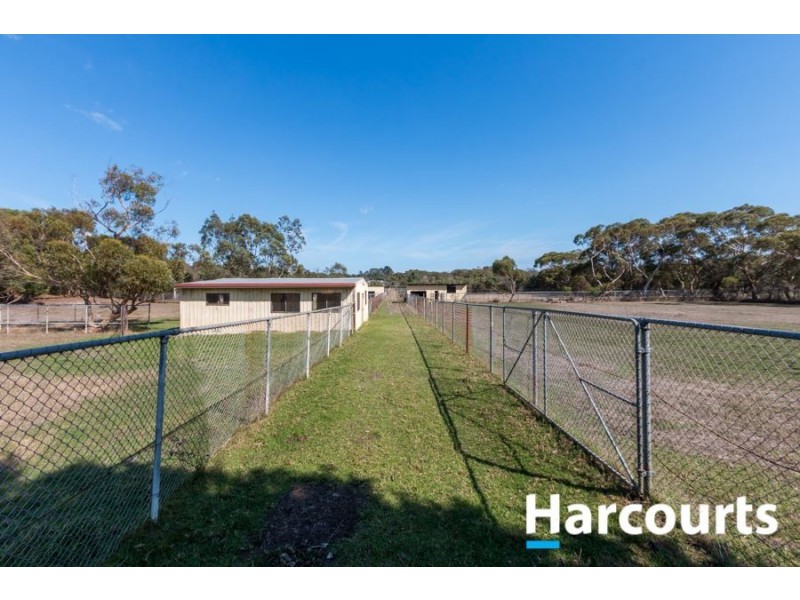 17 Maywood Road, Cranbourne South VIC 3977