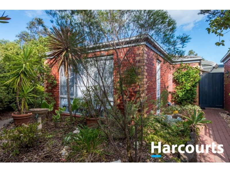 9 Stirling Avenue, Cranbourne North VIC 3977