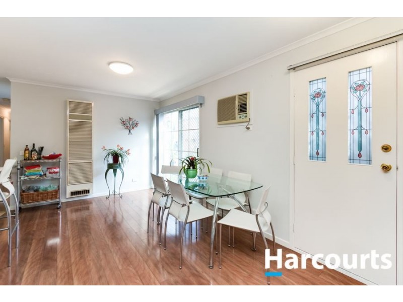 9 Stirling Avenue, Cranbourne North VIC 3977