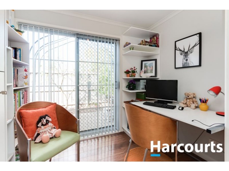 9 Stirling Avenue, Cranbourne North VIC 3977