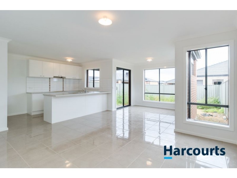 30 Cortula Road, Cranbourne East VIC 3977