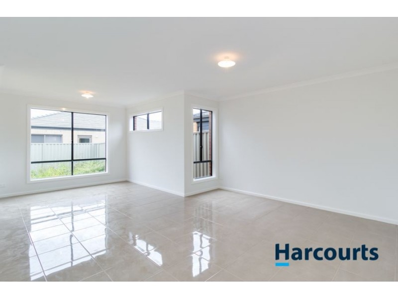 30 Cortula Road, Cranbourne East VIC 3977