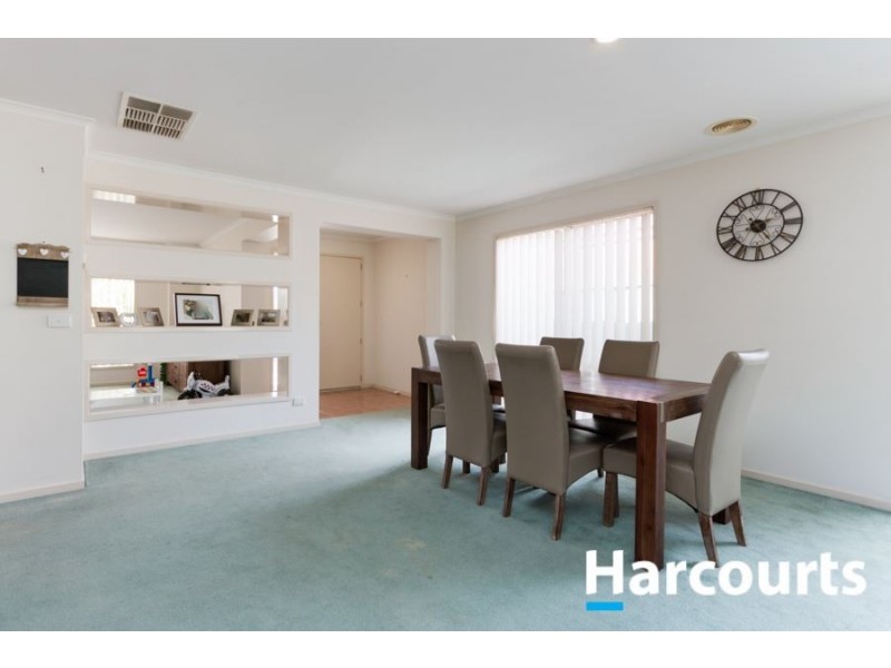 43 Briarcrest Drive, Cranbourne East VIC 3977