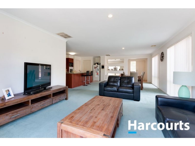 43 Briarcrest Drive, Cranbourne East VIC 3977