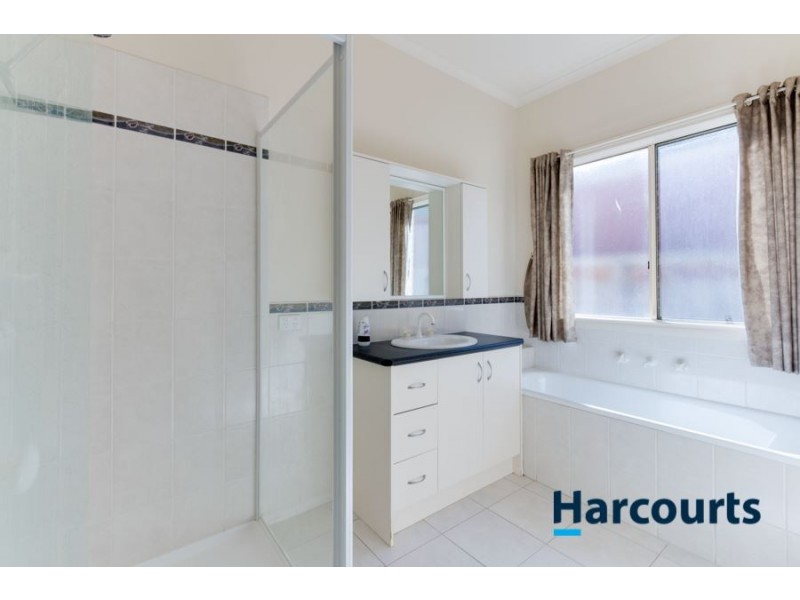 54 Springhill Drive, Cranbourne VIC 3977