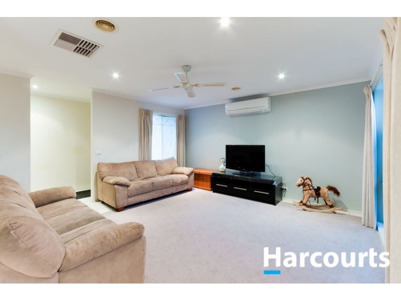 9 Dartmoor Drive, Cranbourne East VIC 3977