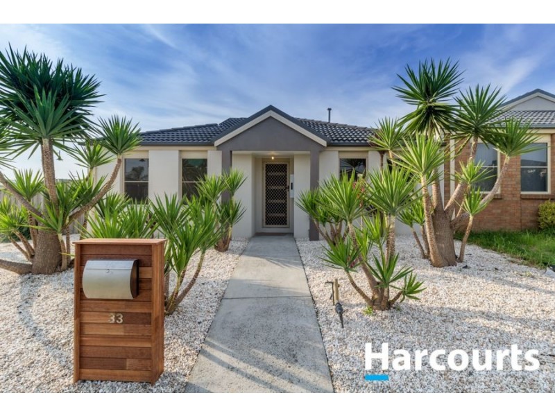 33 Honey Myrtle Way, Cranbourne VIC 3977