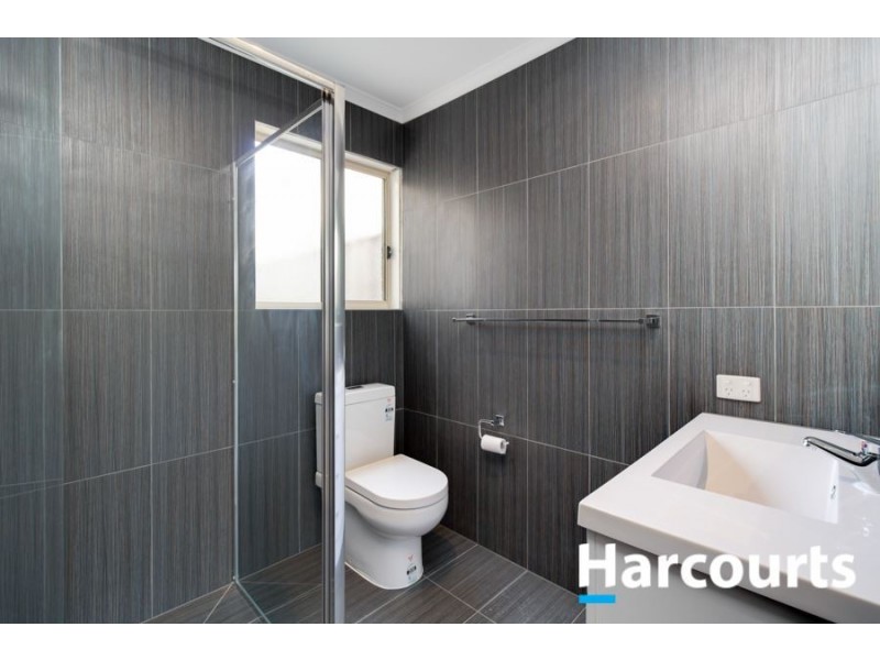 33 Honey Myrtle Way, Cranbourne VIC 3977