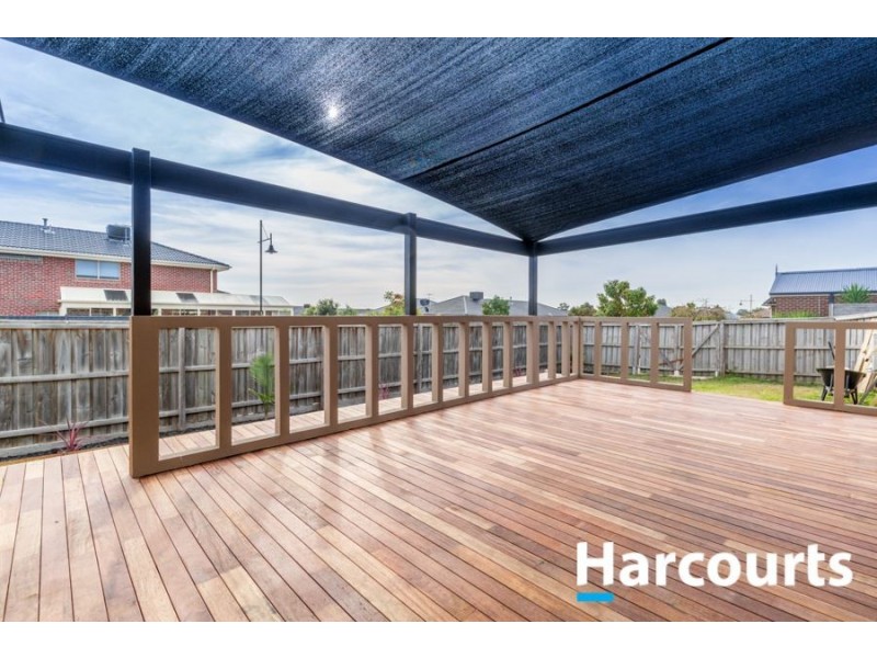 33 Honey Myrtle Way, Cranbourne VIC 3977