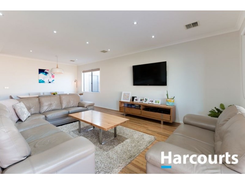 50 Freshfields Drive, Cranbourne North VIC 3977