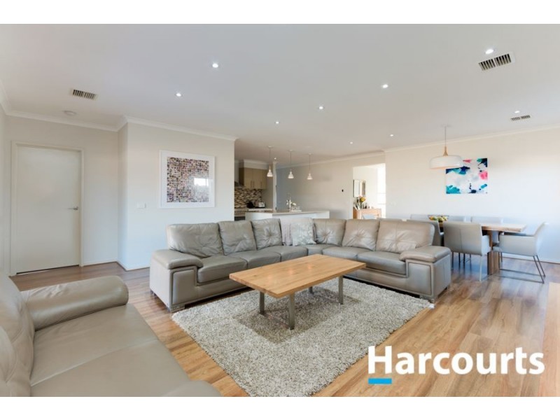 50 Freshfields Drive, Cranbourne North VIC 3977