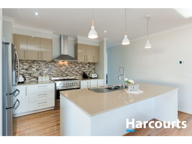 50 Freshfields Drive, Cranbourne North VIC 3977