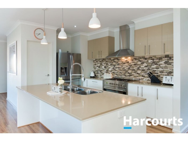 50 Freshfields Drive, Cranbourne North VIC 3977