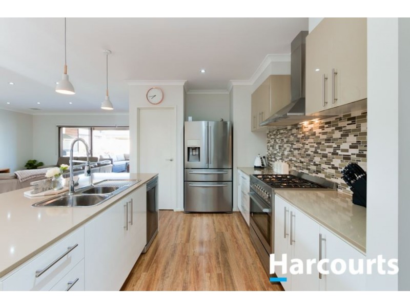 50 Freshfields Drive, Cranbourne North VIC 3977