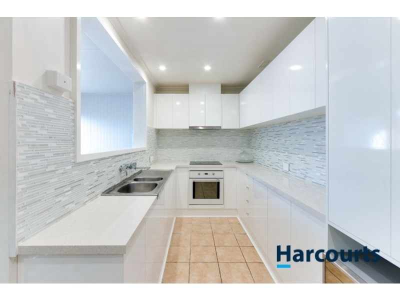 40 Valepark Crescent, Cranbourne VIC 3977