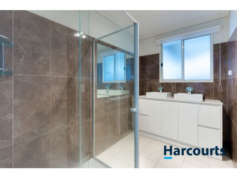 40 Valepark Crescent, Cranbourne VIC 3977