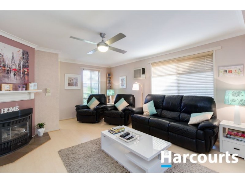 7 Navarre Drive, Cranbourne West VIC 3977