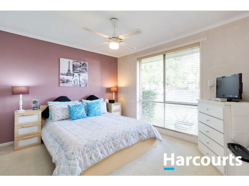 7 Navarre Drive, Cranbourne West VIC 3977