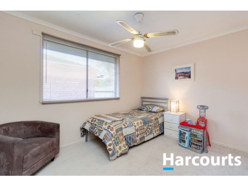 7 Navarre Drive, Cranbourne West VIC 3977