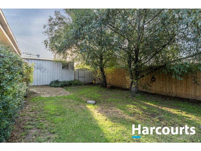 7 Navarre Drive, Cranbourne West VIC 3977