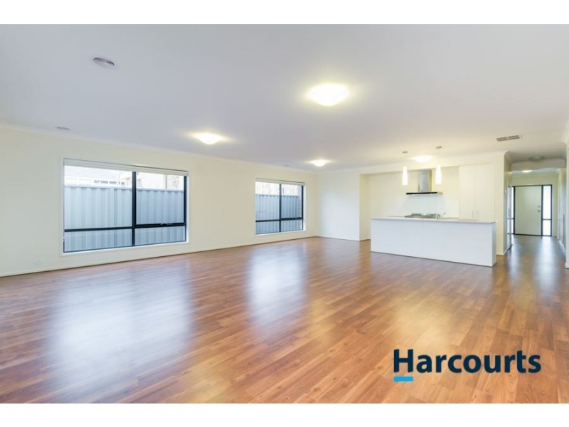 46 Stark Circuit, Cranbourne East VIC 3977