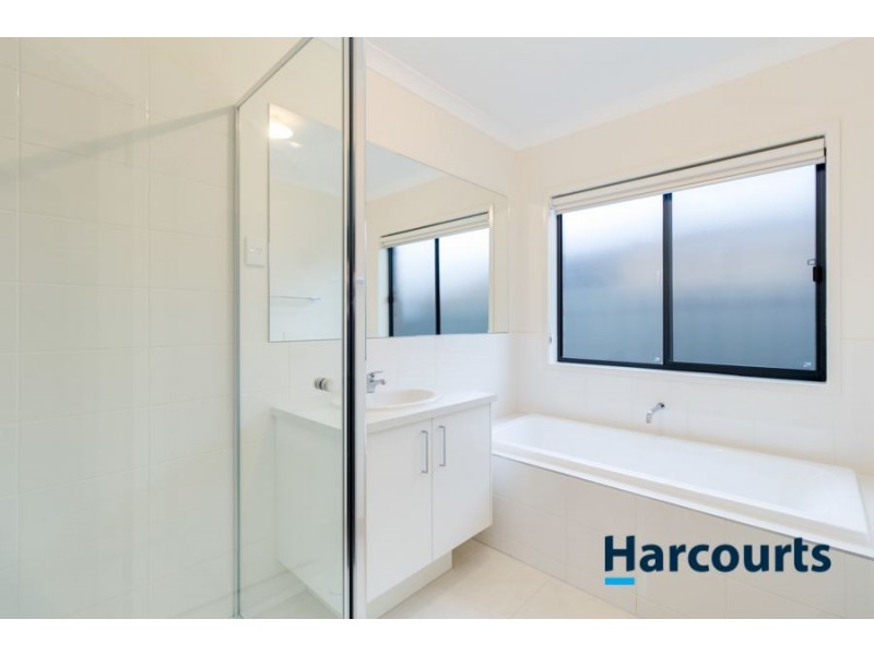 46 Stark Circuit, Cranbourne East VIC 3977