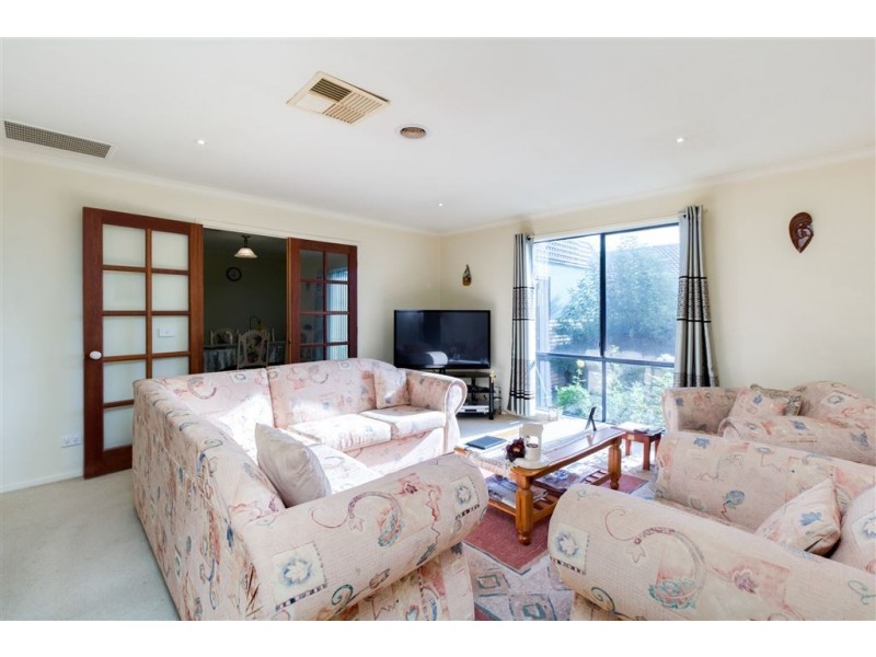 10 Cranberry Place, Cranbourne VIC 3977