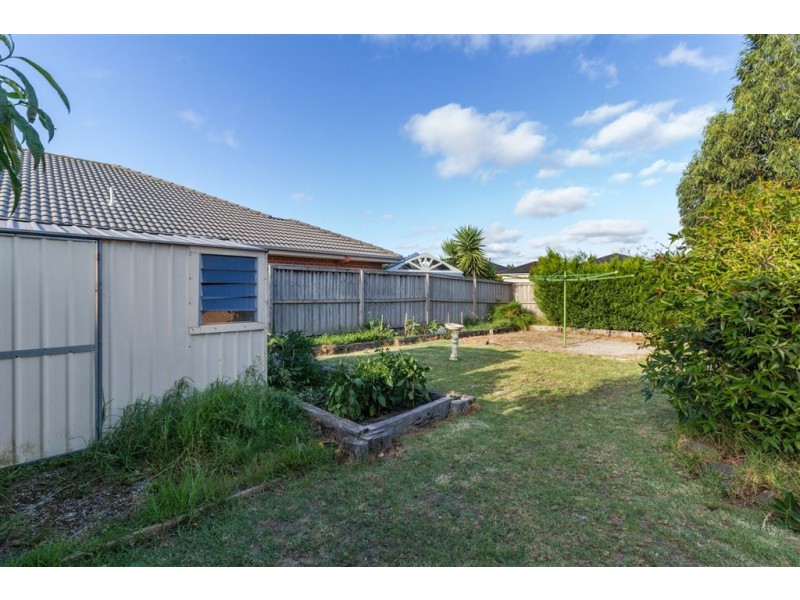 10 Cranberry Place, Cranbourne VIC 3977