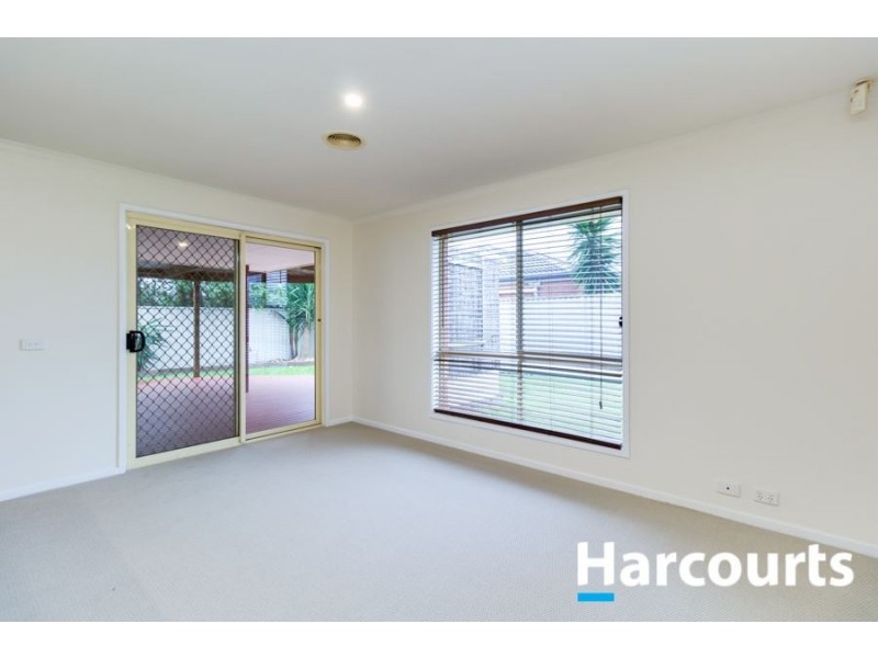 80 Scotsdale Drive, Cranbourne East VIC 3977