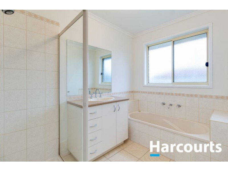 80 Scotsdale Drive, Cranbourne East VIC 3977