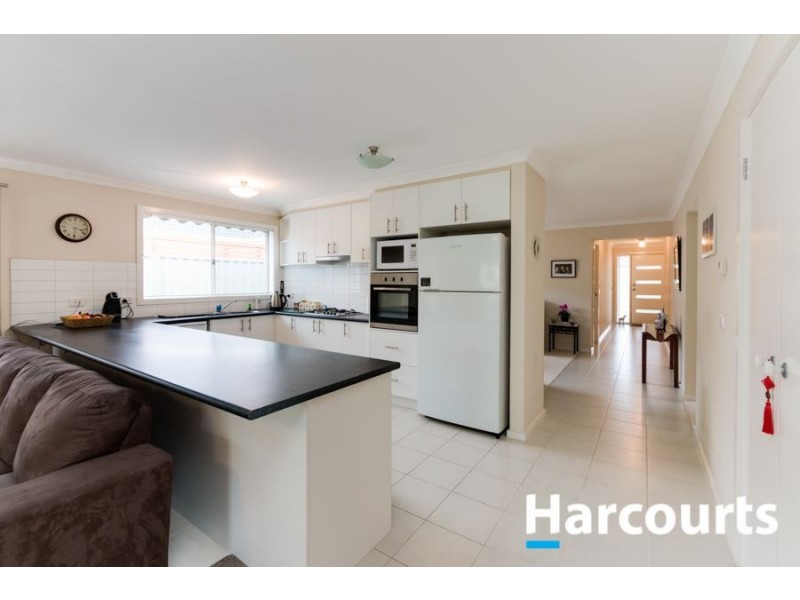70 Bradford Drive, Cranbourne East VIC 3977