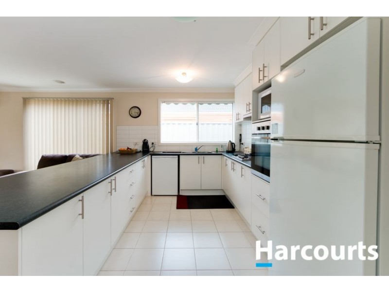 70 Bradford Drive, Cranbourne East VIC 3977