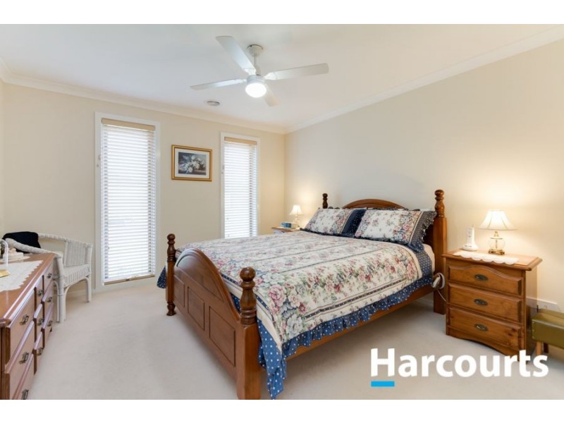 70 Bradford Drive, Cranbourne East VIC 3977