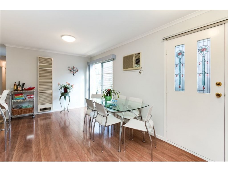 9 Stirling Avenue, Cranbourne North VIC 3977