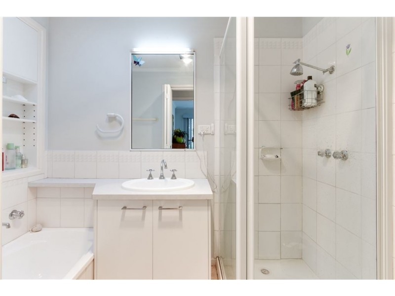 9 Stirling Avenue, Cranbourne North VIC 3977