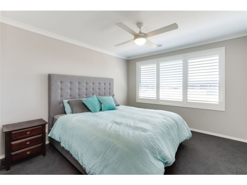 148 Lineham Drive, Cranbourne East VIC 3977