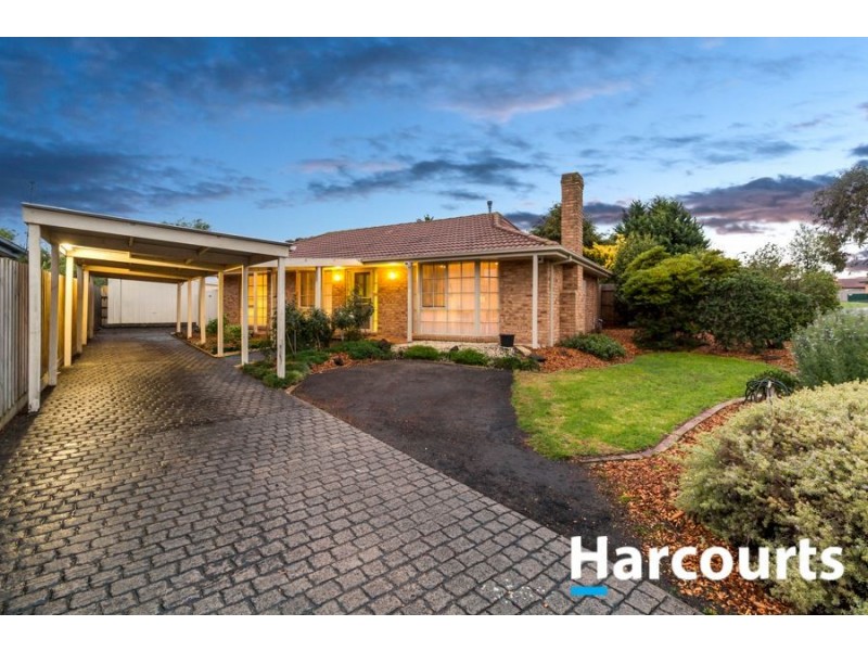 6 Hazelwood Avenue, Cranbourne North VIC 3977
