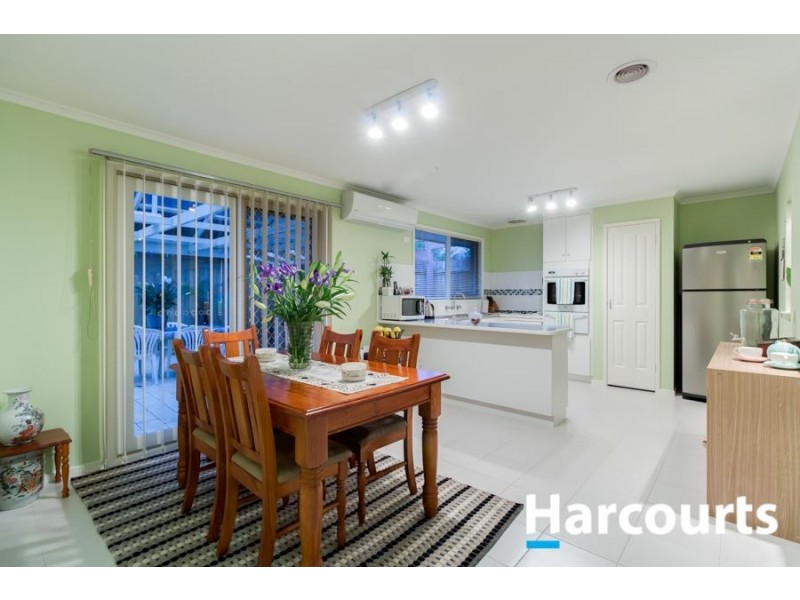 6 Hazelwood Avenue, Cranbourne North VIC 3977