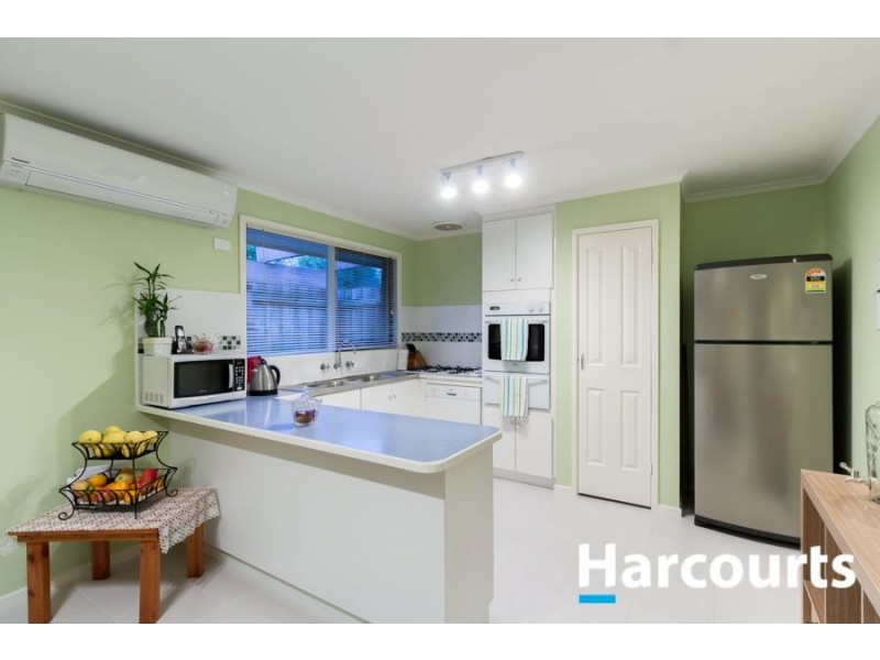 6 Hazelwood Avenue, Cranbourne North VIC 3977